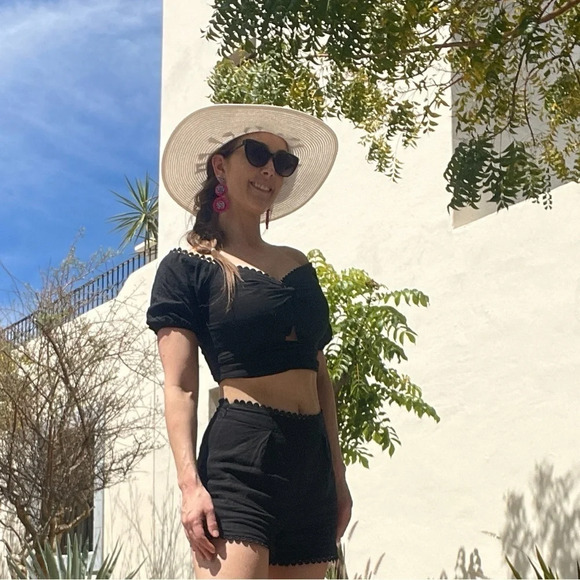 Express Shorts - Picture 8 of 14